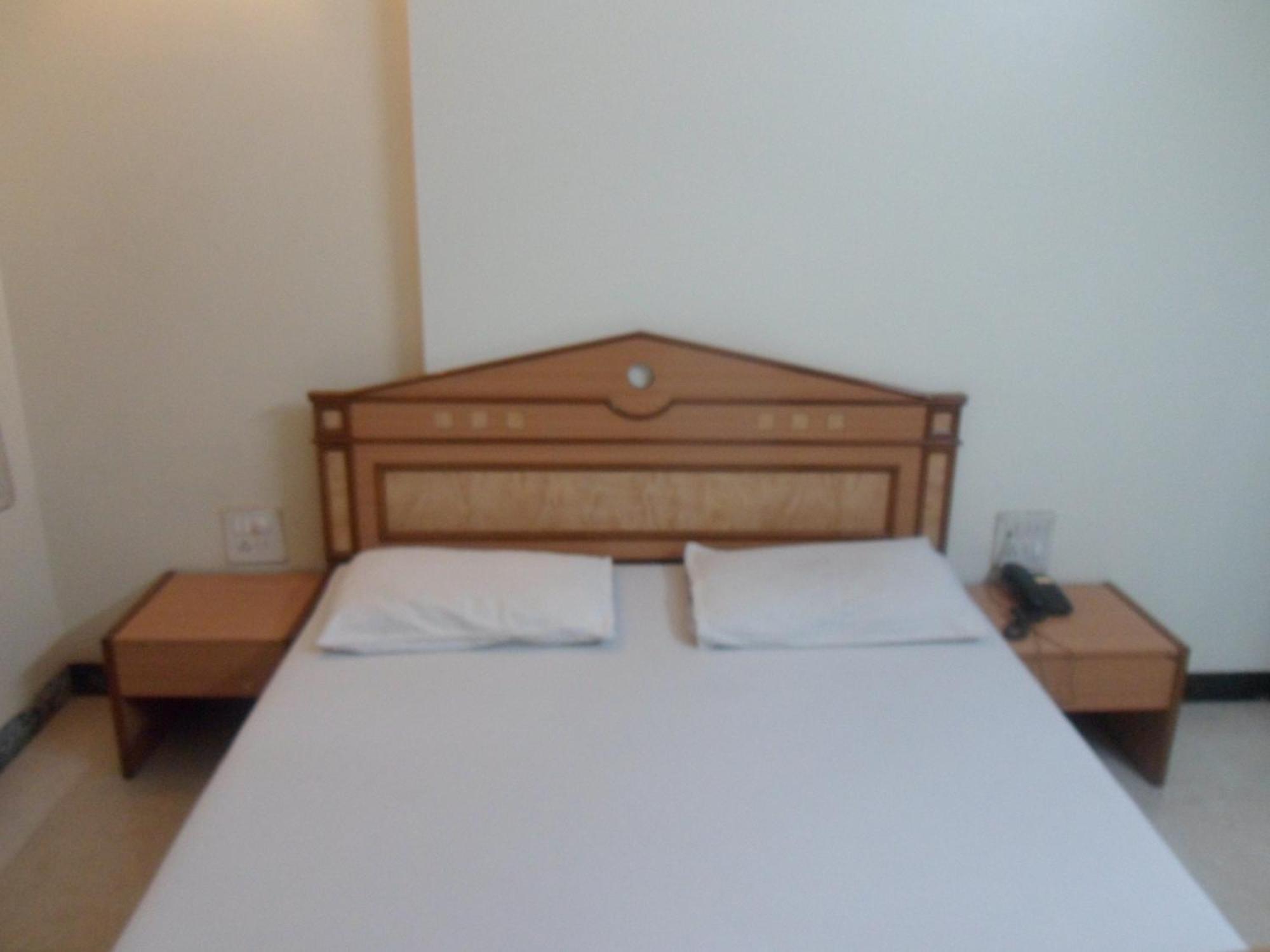 Hotel Pooja International 나식 객실 사진