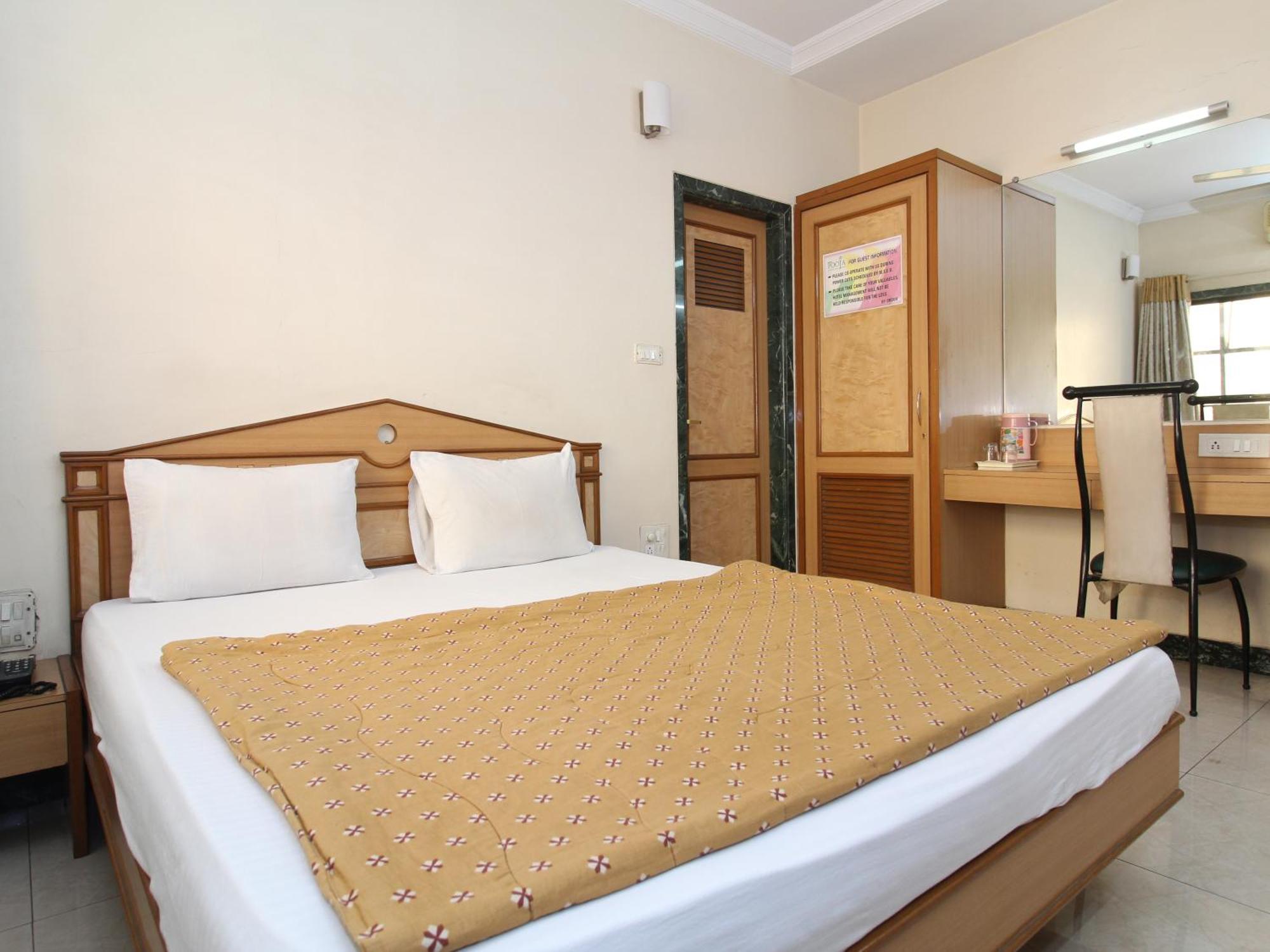 Hotel Pooja International 나식 외부 사진